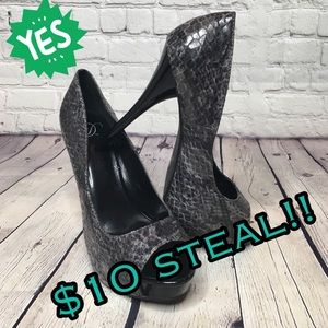 SALE "Snake Skin" PeepToeGreyPlatformHeel